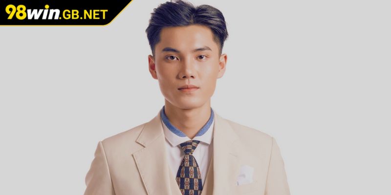 CEO Xiêm Phong - Hành Trình Khởi Nghiệp Và Dấu Ấn Tại 98WIN 3 Thành tựu của Xiêm Phong trên con đường xây dựng 98WIN